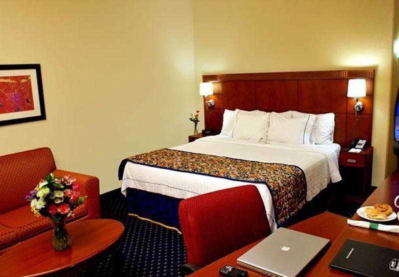 Courtyard Birmingham Hoover Ruang foto